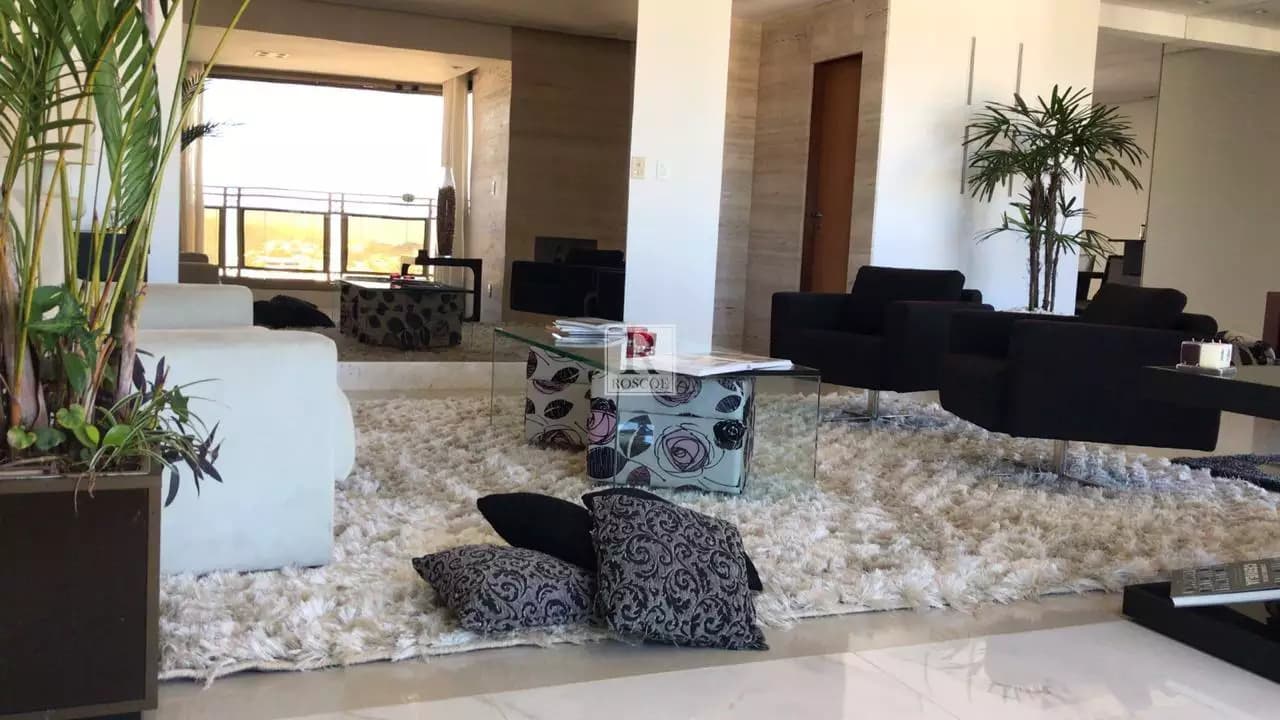 Apartamento 4 suítes na Av Oscar Niemeyer. Compre!